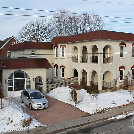 Inn By The Park Morrisburg Extérieur photo
